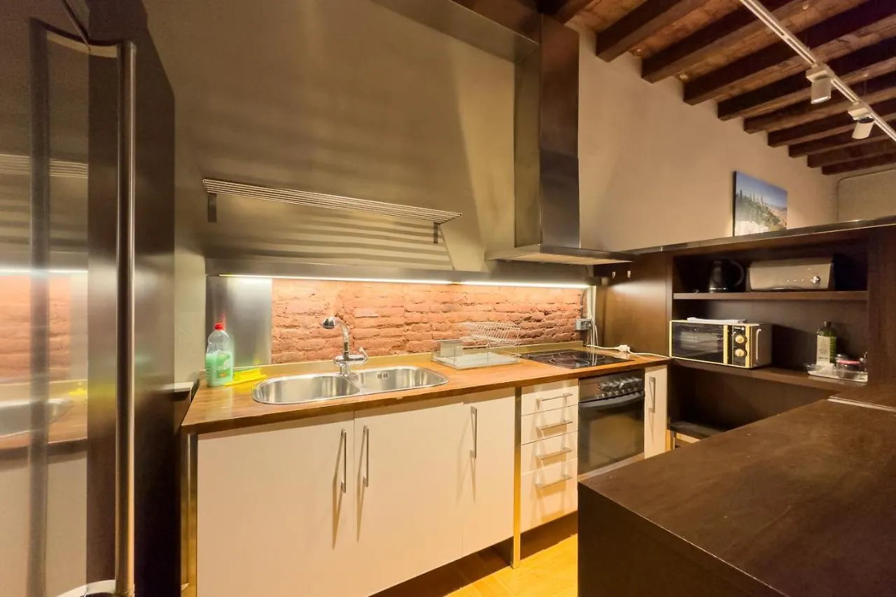 Aparteasy - Central Gracia Apartments Barcellona Spagna